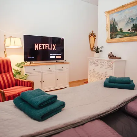 Kaiser-wilhelm-suite By Meis In Zentral Apartment