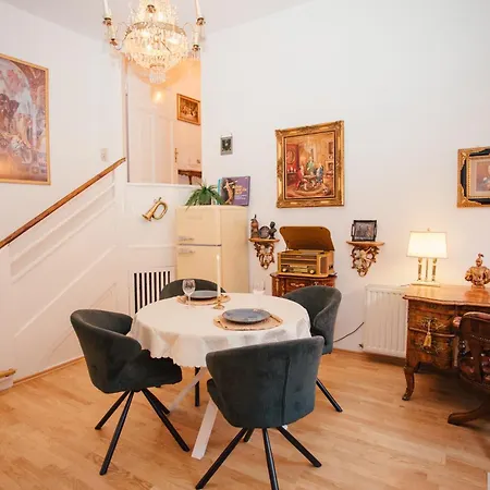 Kaiser-wilhelm-suite By Meis In Zentral Apartment *